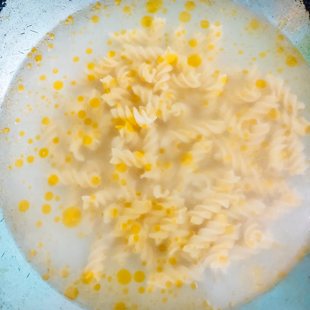 Easy Peanut Butter Pasta: A Unique Twist on a Classic Dish | Ready in 30 minutes