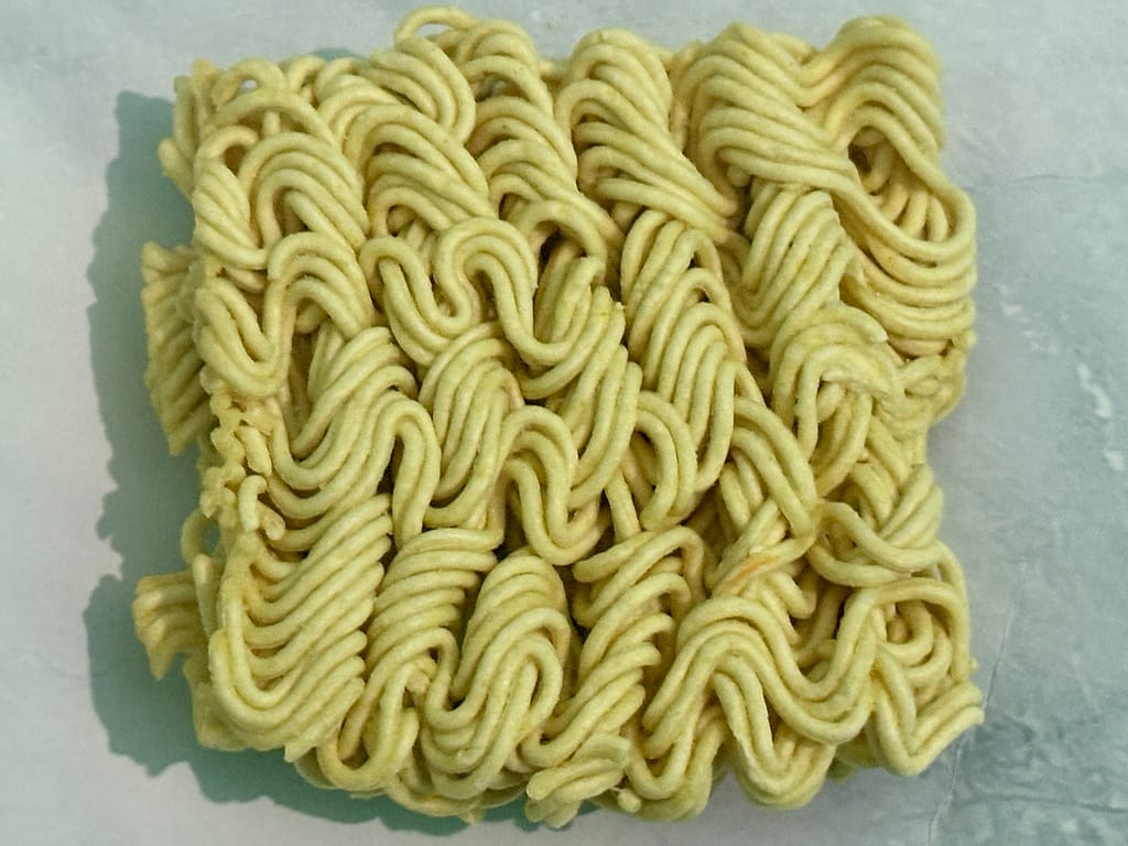 Nissin-Geki-Spicy-Cheese-Korean-Ramen-Noodles-Block