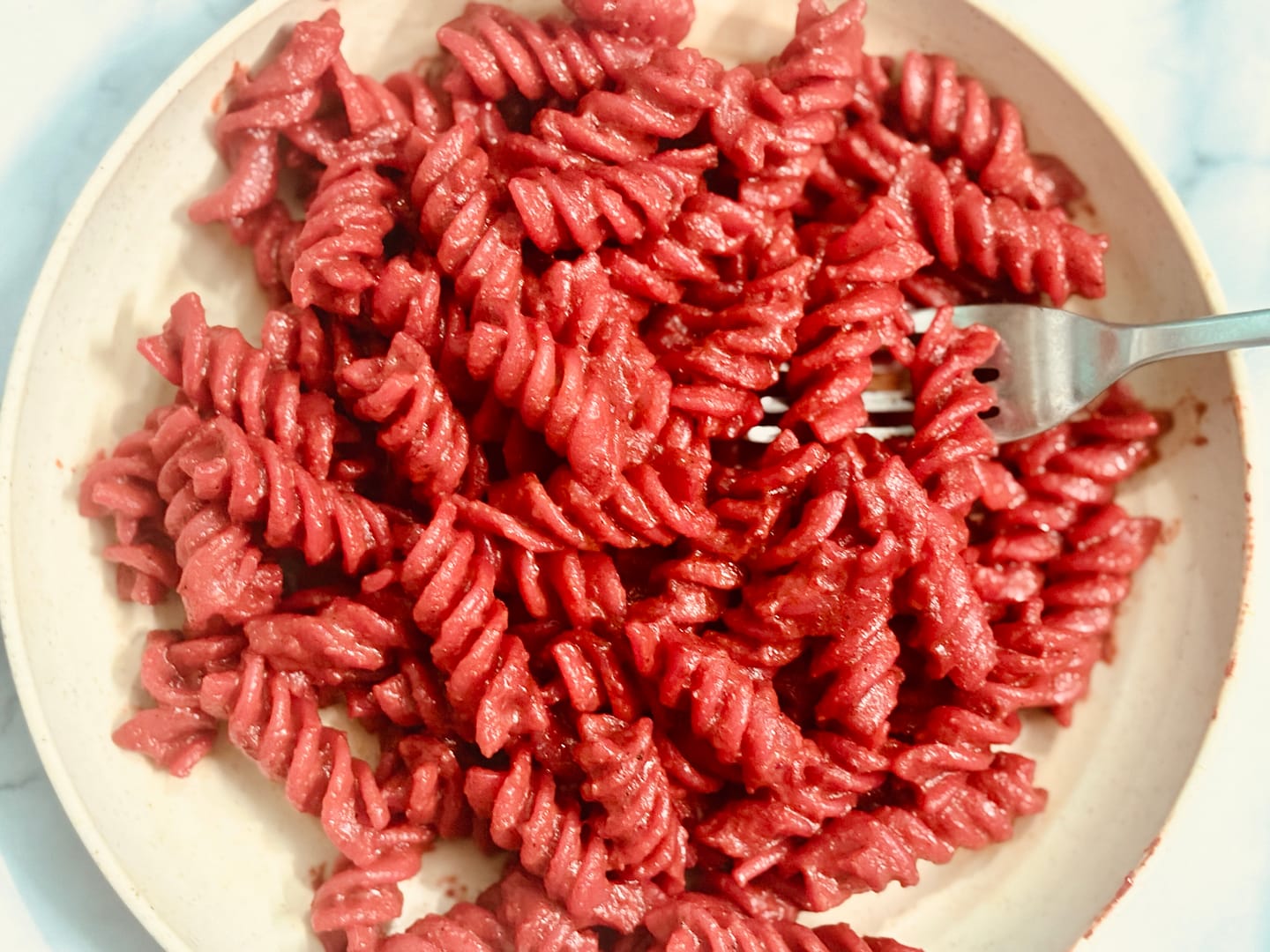 Beetroot pasta without cream (Creamy pink pasta)